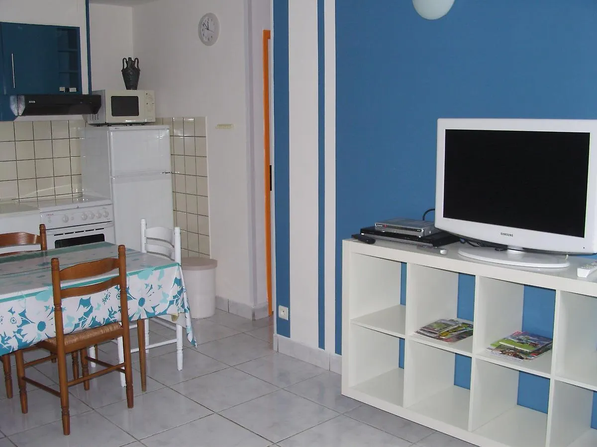 La Ferme De Bedou Bed & Breakfast Quezac  0*, Quezac (Cantal)